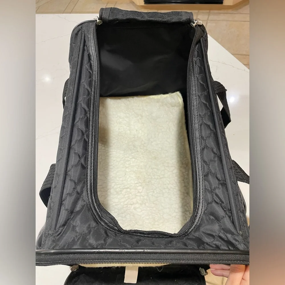 Sherpa Dog carrier size medium